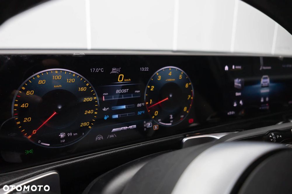 Mercedes-Benz GLB - 26