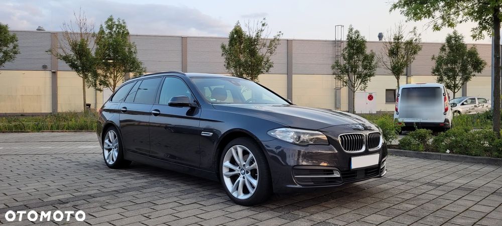 BMW Seria 5 520d xDrive - 15