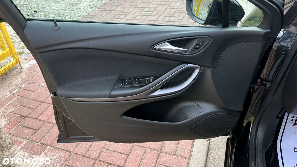 Opel Astra 1.4 T Dynamic S&S - 26
