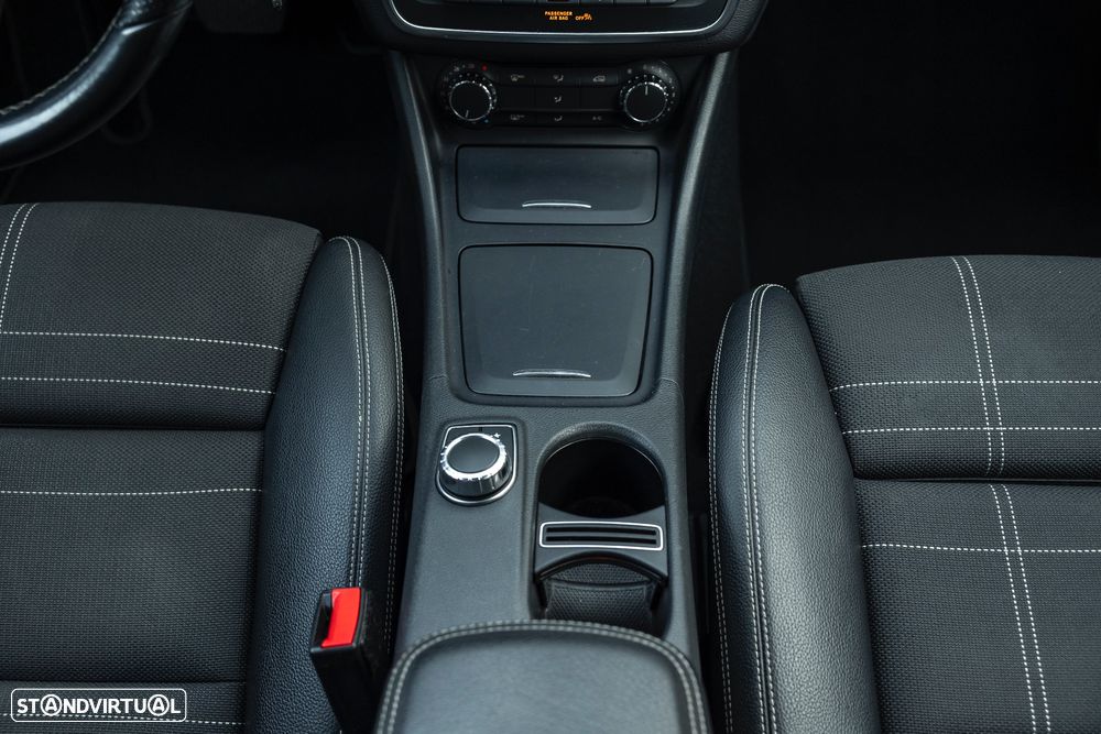 Mercedes-Benz CLA 180 d Shooting Brake Urban Aut. - 14