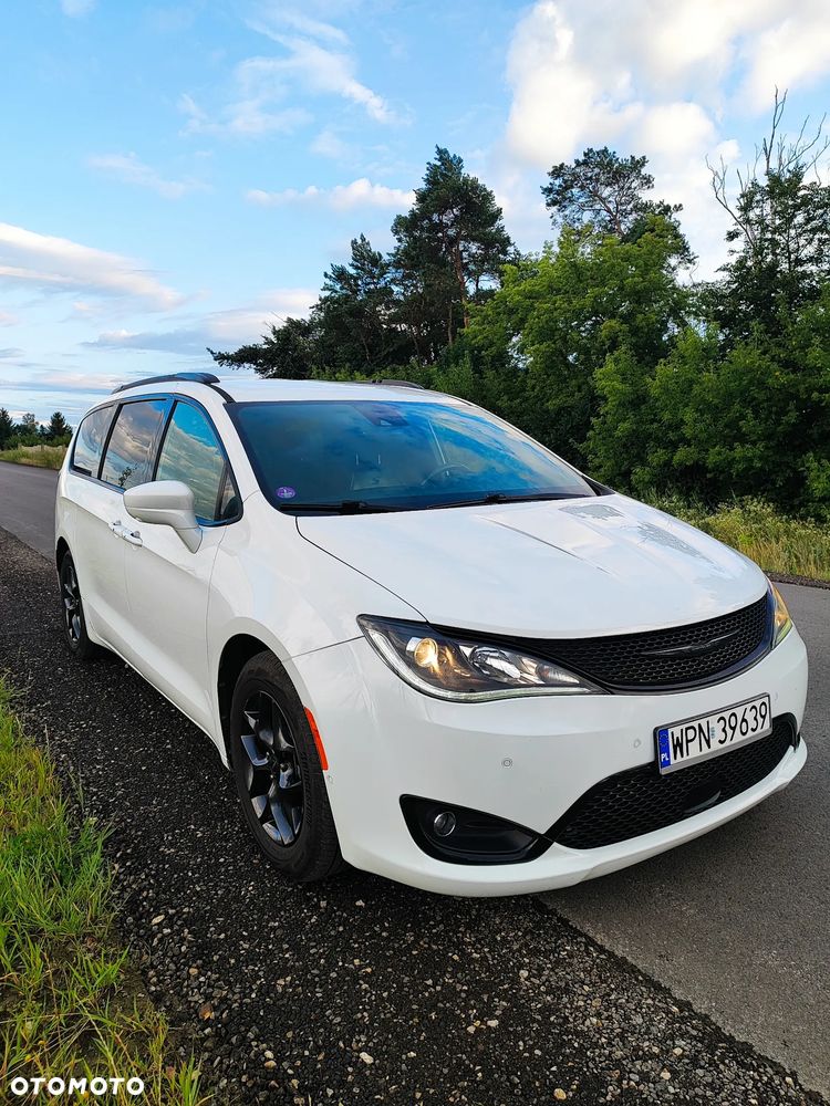 Chrysler Pacifica - 9