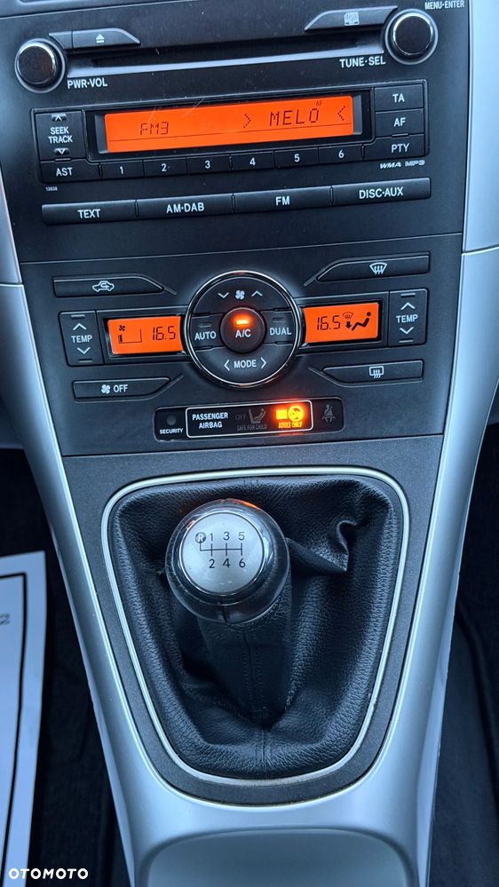 Toyota Auris 1.6 Prestige - 9
