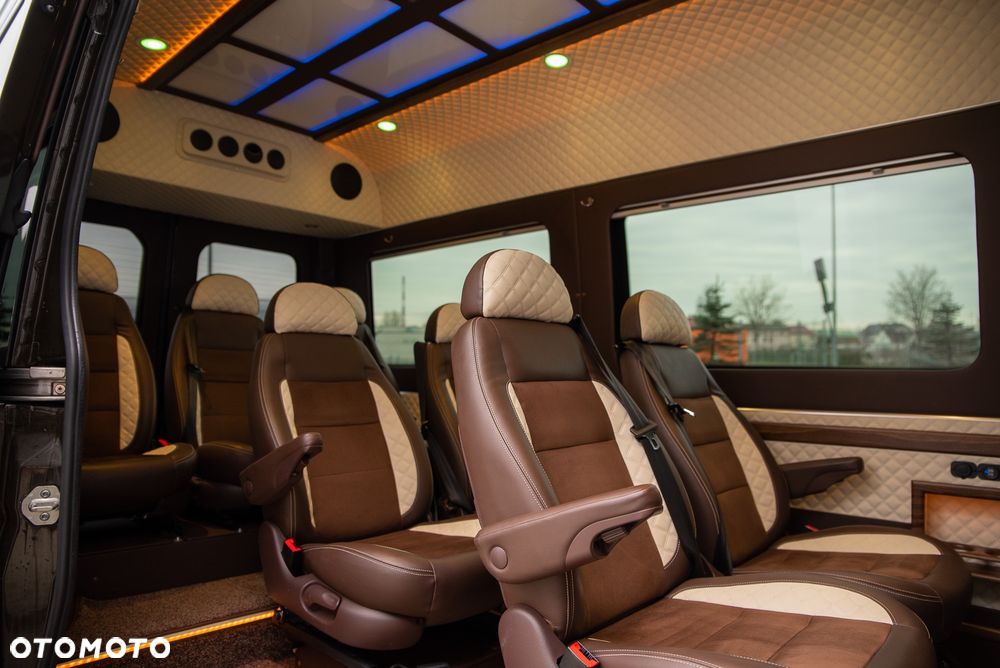 Mercedes-Benz Sprinter - 25