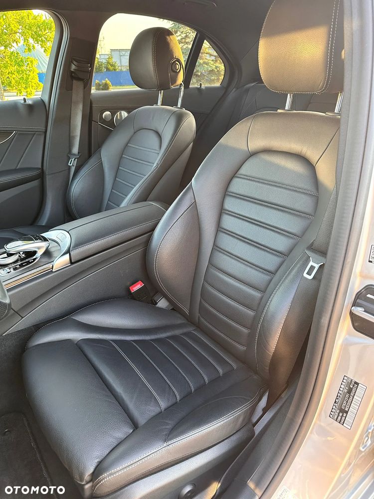 Mercedes-Benz Klasa C AMG 43 4Matic 9G-TRONIC - 16