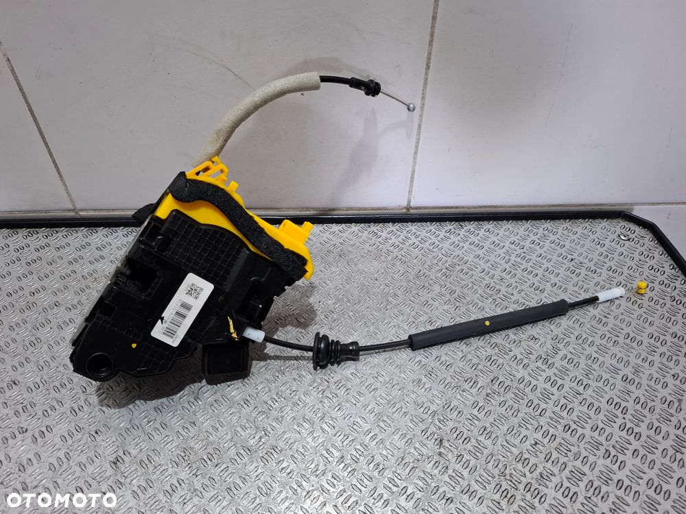 Zamek drzwi lewy przód Kia Ceed 2017 rok nr 81310A2400 6-PIN - 1