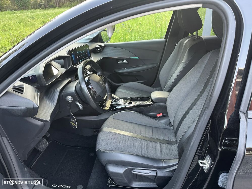 Peugeot e-208 Allure+ - 8