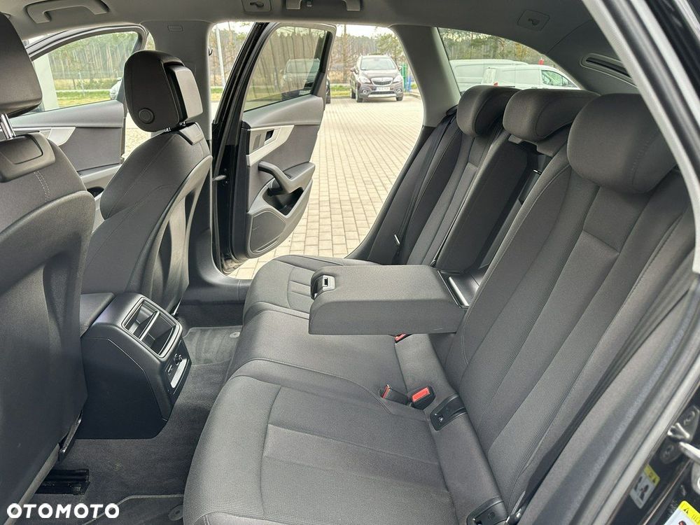 Audi A4 Avant 2.0 TDI ultra S tronic sport - 14