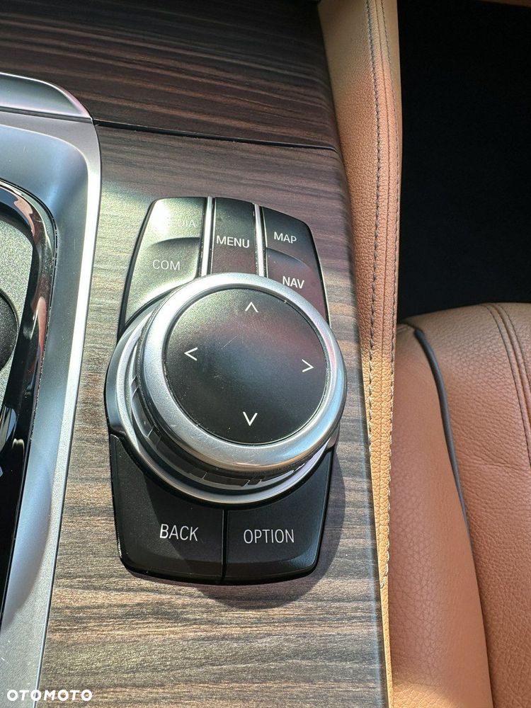 BMW Seria 5 520d Luxury Line - 28