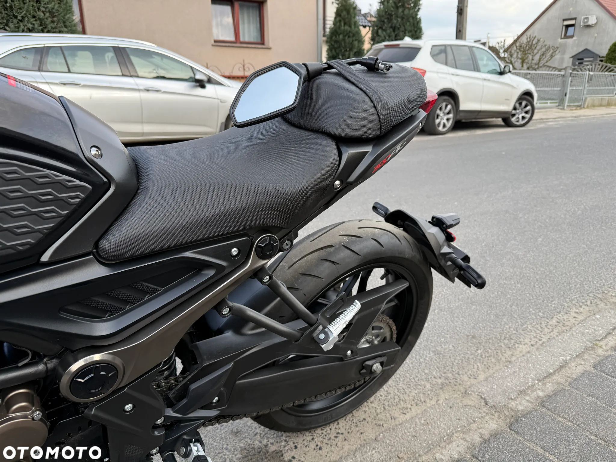 VOGE 300AC - 12