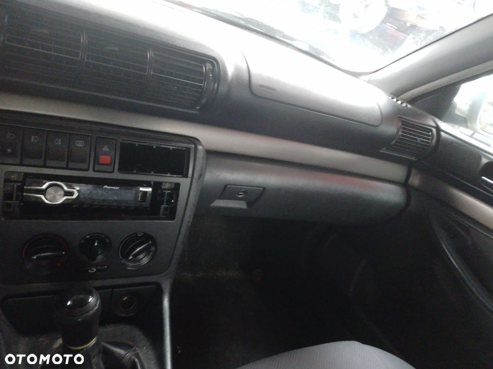 AUDI A4 B5 94-99  1.6 AHL   ZDERZAK TYŁ TYLNY   LY7M - 22