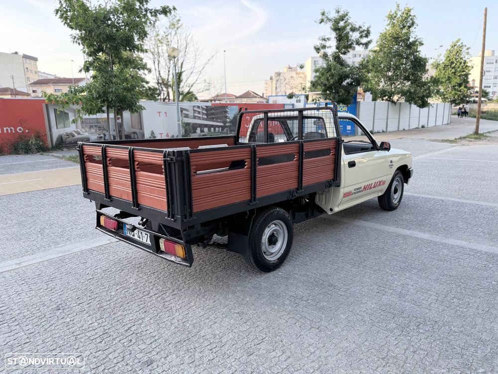 Toyota Hilux 2.4 D LN85L - 7