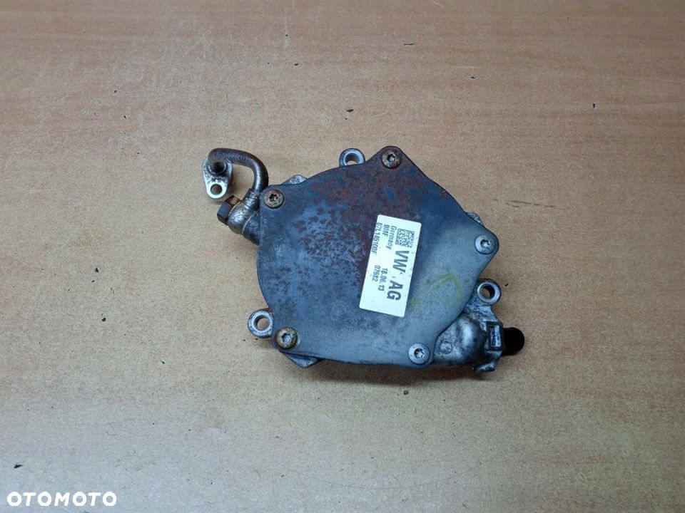 POMPA VACUM VAKUM AUDI A8 D4 4.0 TFSI 07L145100F - 2