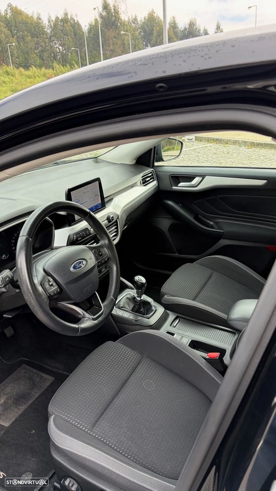 Ford Focus 1.0 EcoBoost Business - 8