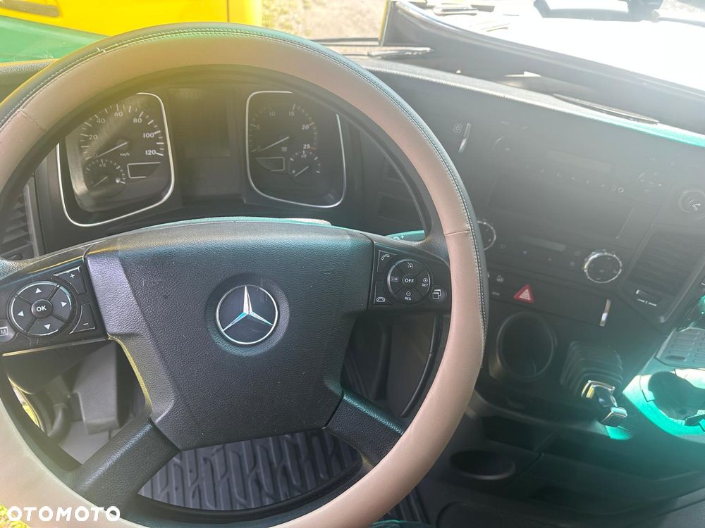 Mercedes-Benz ACTROS MP4 - 11