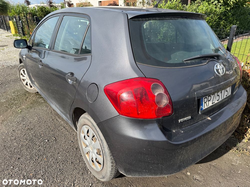 Toyota Auris - 2