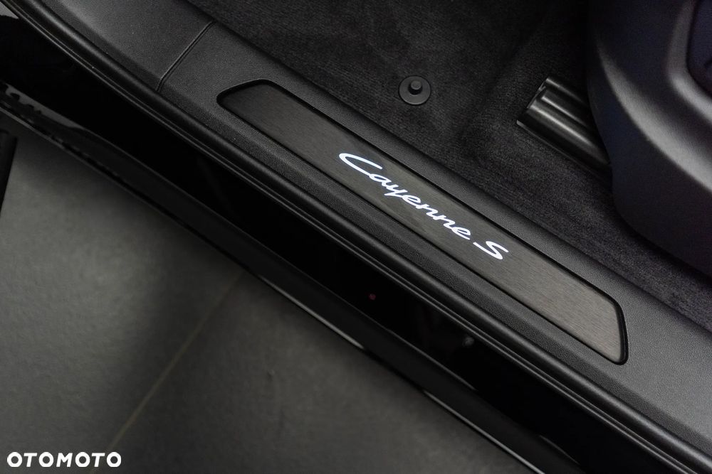 Porsche Cayenne S E-Hybrid PHEV Black Edition - 26
