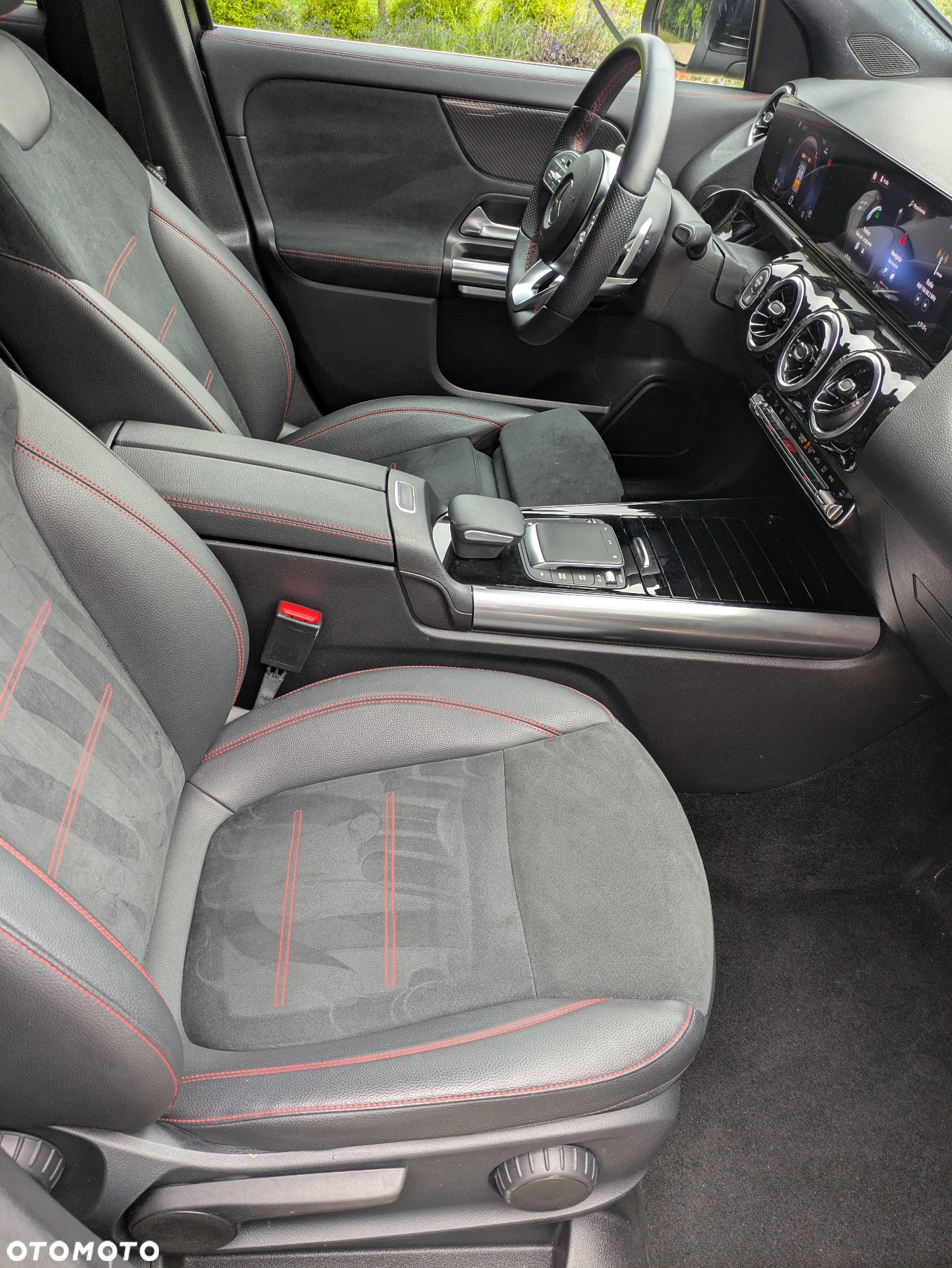 Mercedes-Benz GLA - 23