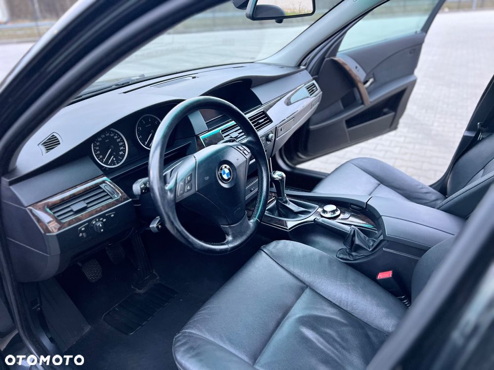 BMW Seria 5 525i - 16