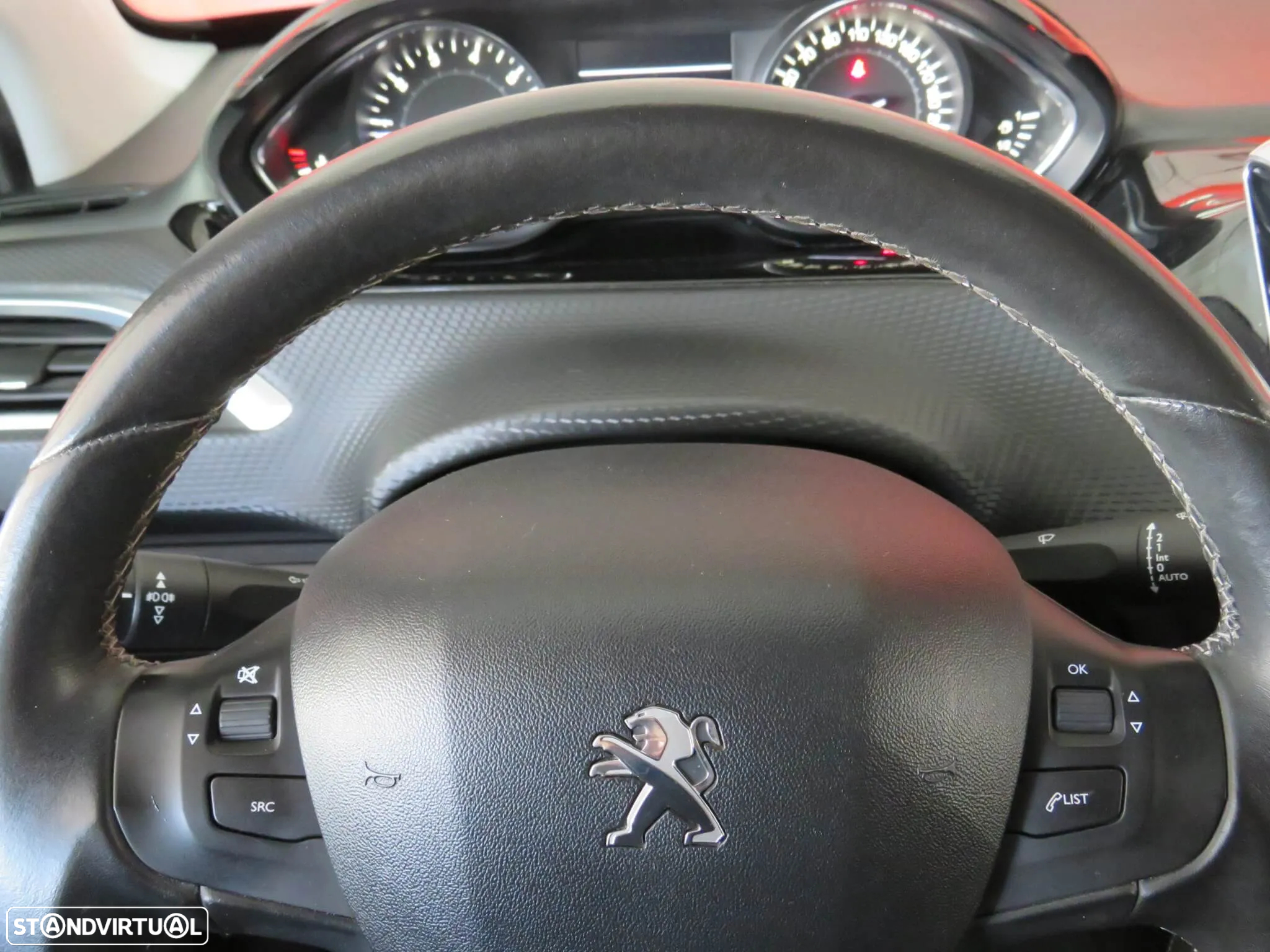 Peugeot 208 1.2 PureTech Allure - 16