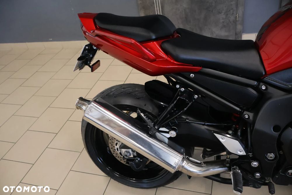 Yamaha FZ - 11