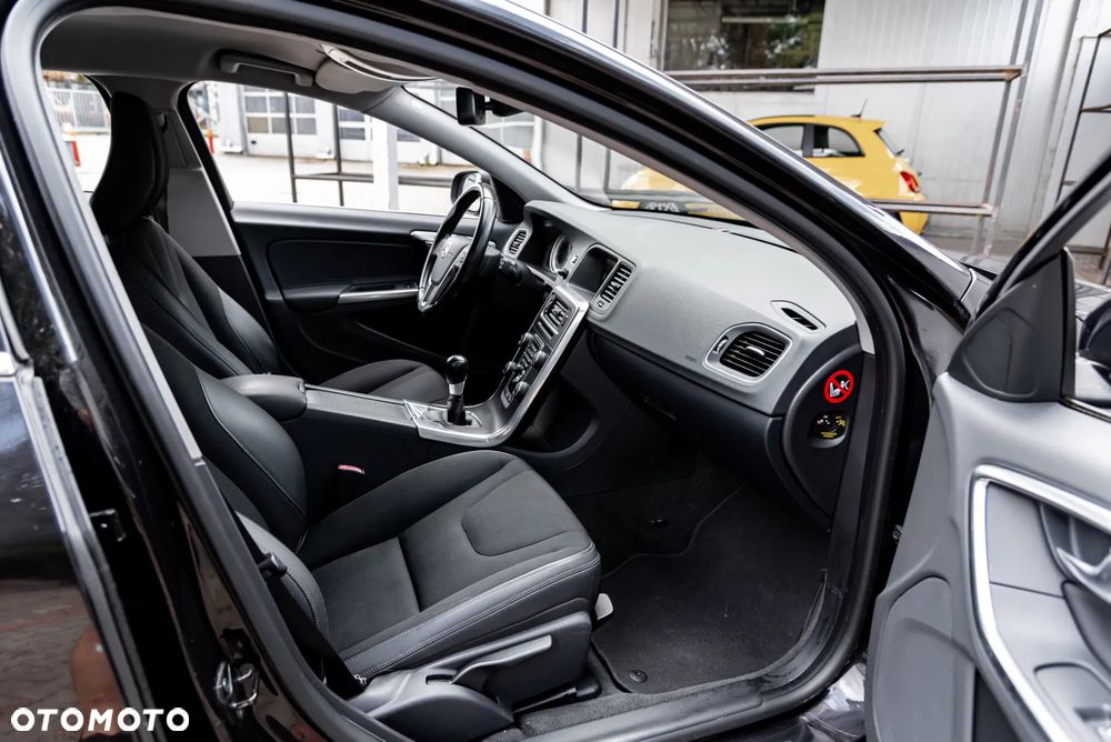 Volvo V60 T3 Edition - 23