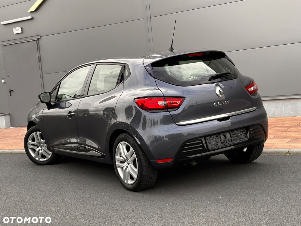 Renault Clio 1.2 16V 75 LIMITED - 17