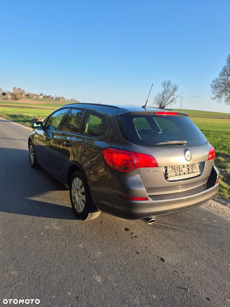 Opel Astra 1.4 Turbo - 4