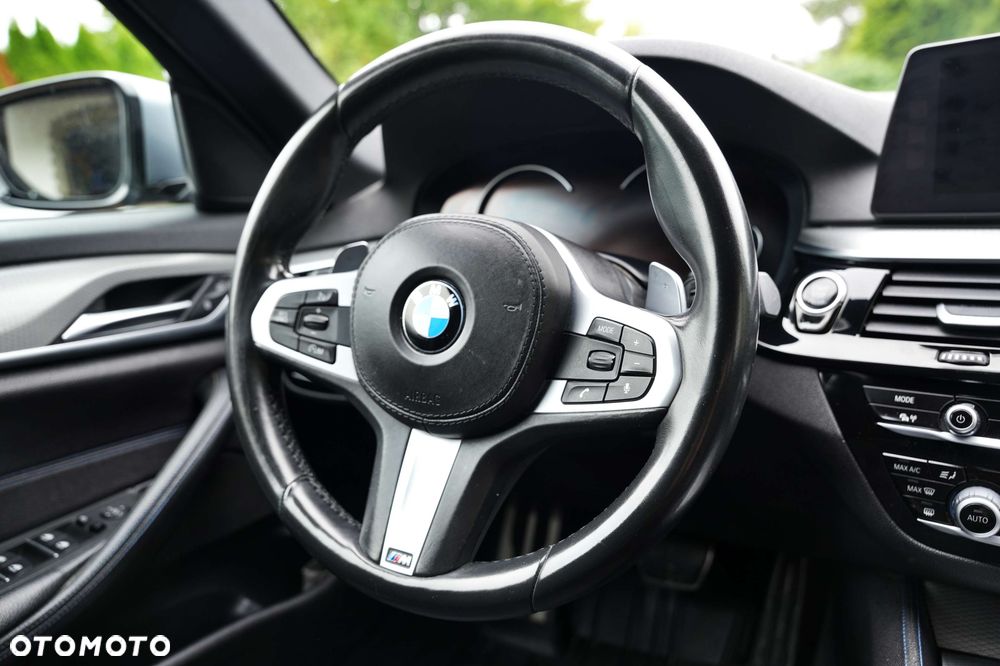 BMW Seria 5 520d xDrive - 18