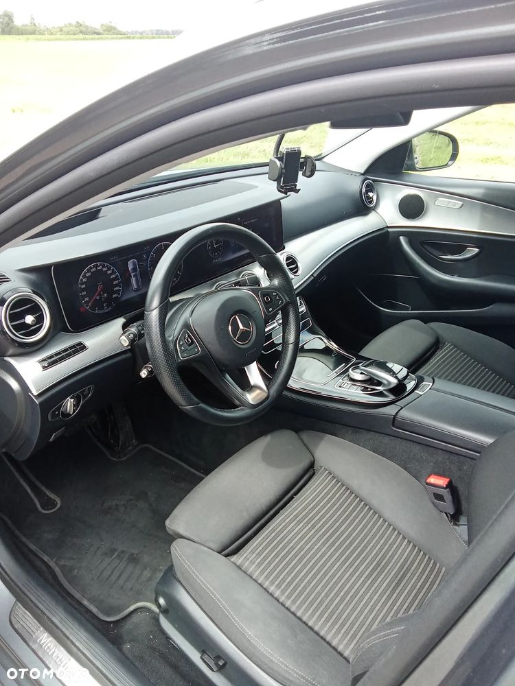 Mercedes-Benz Klasa E 200 d 9G-TRONIC - 8