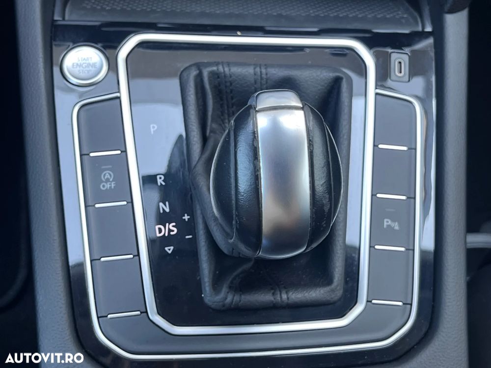 Volkswagen Passat 2.0 TDI DSG Highline - 20