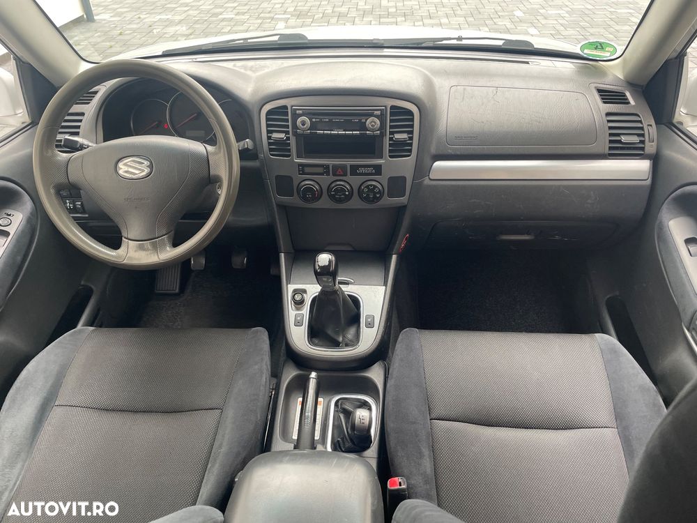 Suzuki Grand Vitara 2.0i - 6