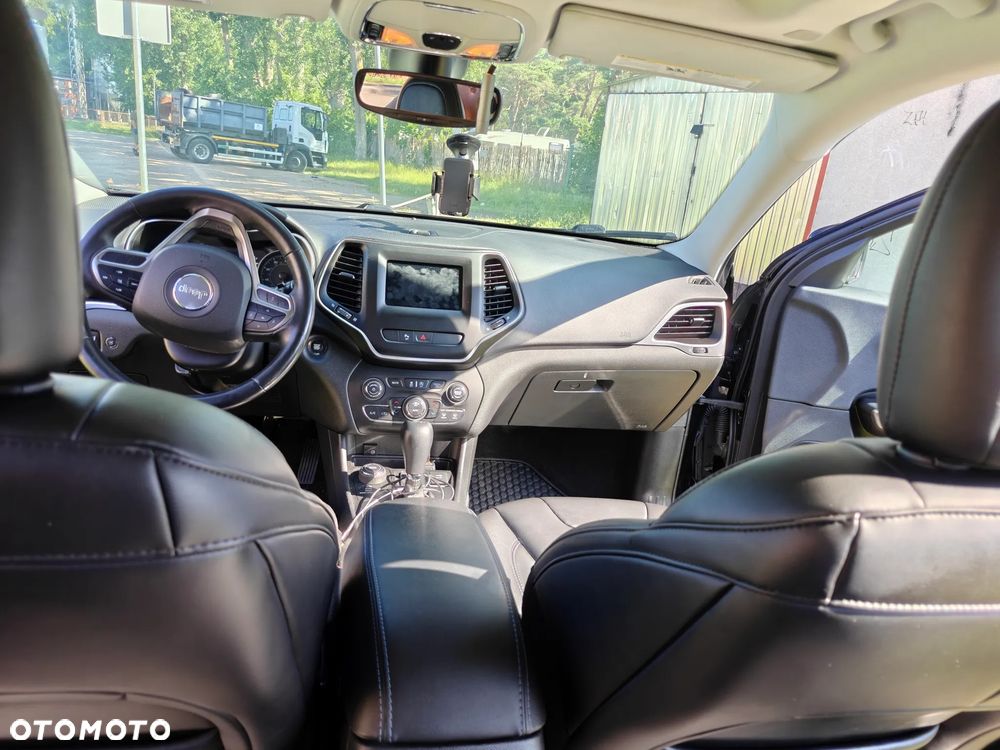 Jeep Cherokee - 6