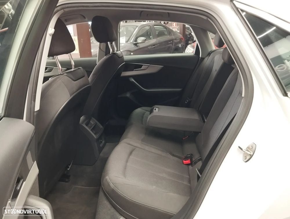 Audi A4 35 TDI Advanced S tronic - 10