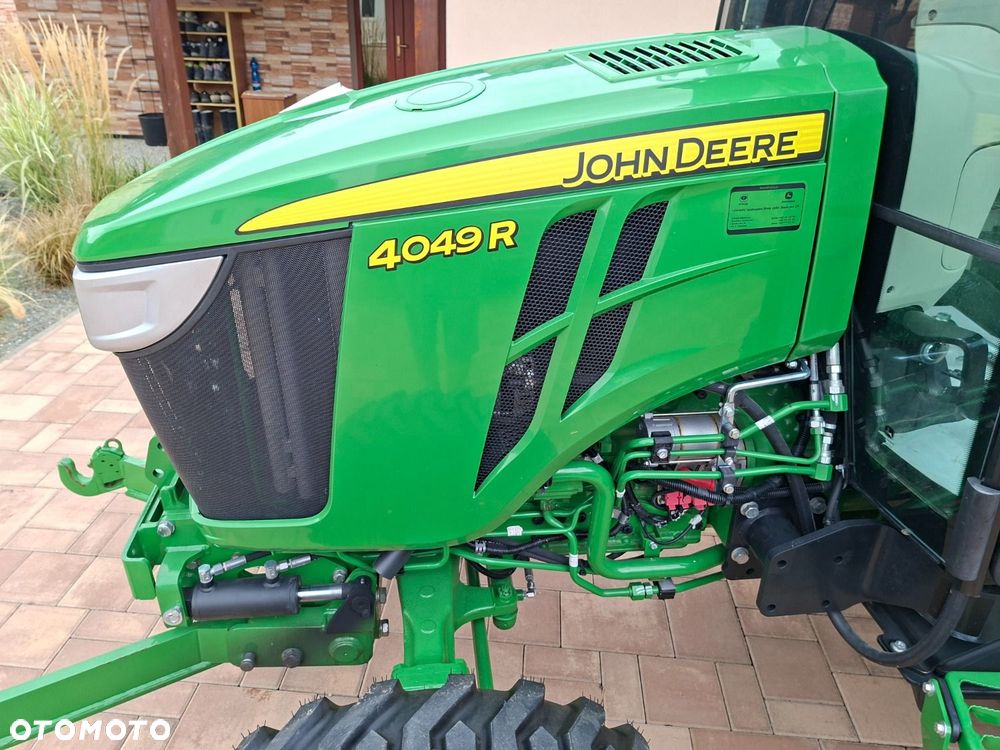 John Deere 4049R 4X4 - 31