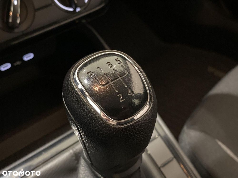 Skoda Fabia 1.0 Essence - 35