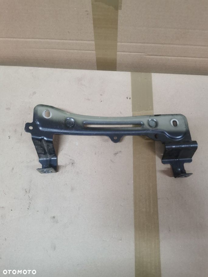 Vw Touareg III mocowanie błotnika 760821431B - 1