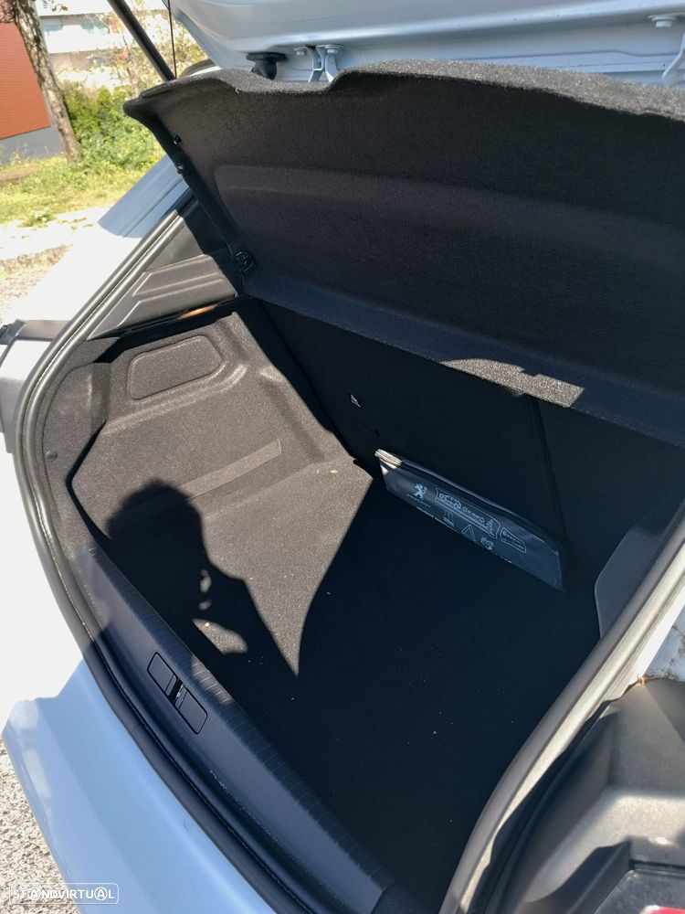 Peugeot 208 1.2 PureTech Allure EAT8 - 20