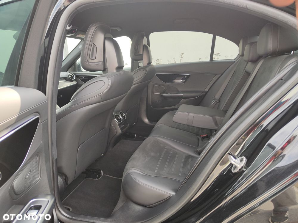 Mercedes-Benz Klasa C 300 d mHEV AMG - 14