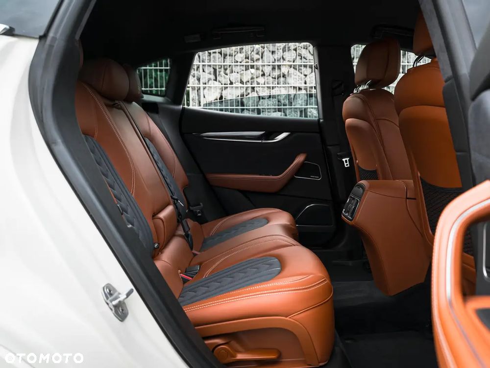 Maserati Levante Modena - 13