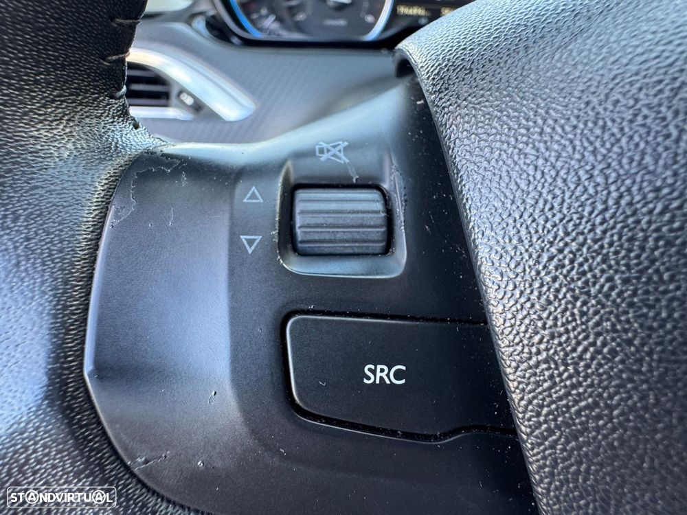 Peugeot 2008 BlueHDi 100 STOP & START Allure - 17