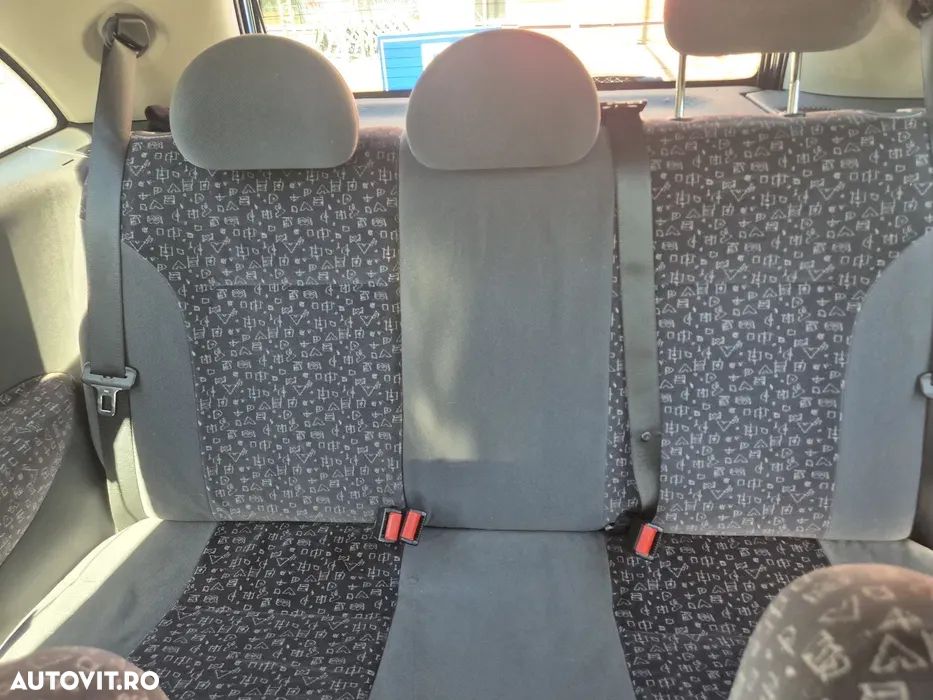 Opel Corsa 2004 photo 3