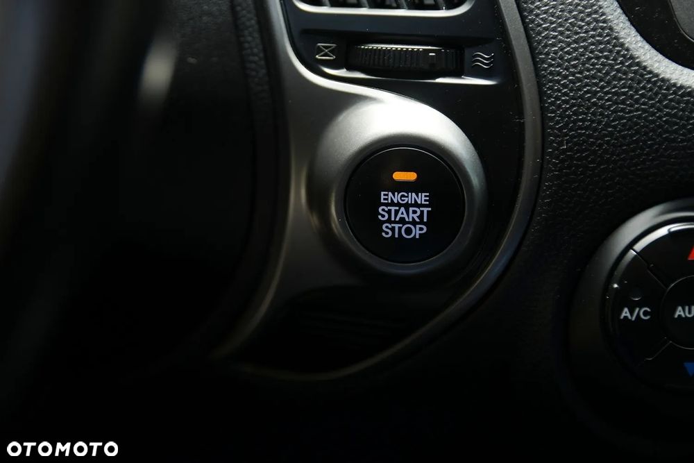 Hyundai ix35 1.6 2WD Fifa World Cup Edition - 31