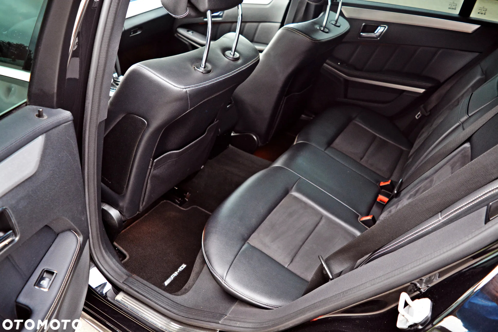 Mercedes-Benz Klasa E 250 T CDI DPF BlueEFFICIENCY 7G-TRONIC Avantgarde - 22