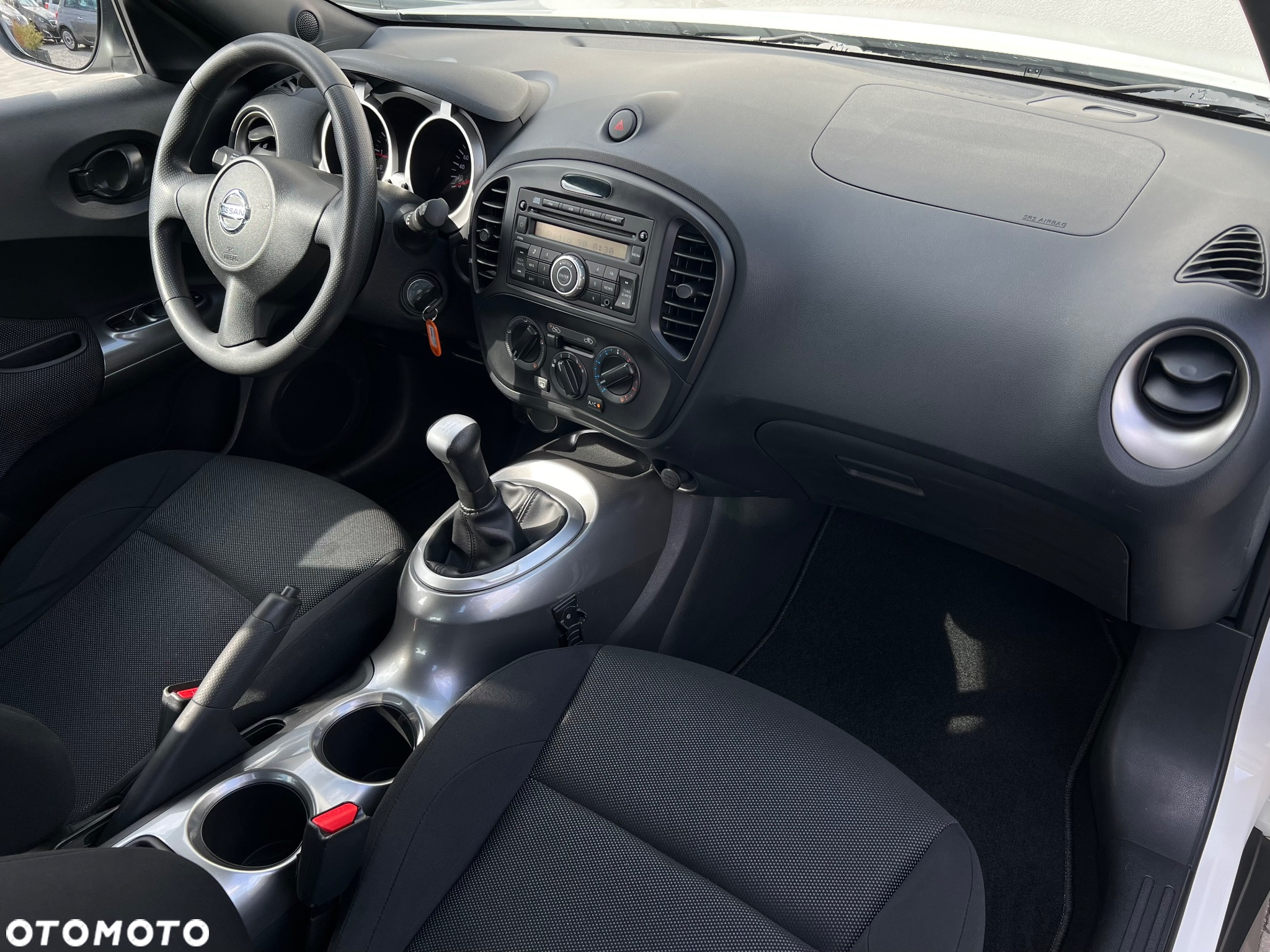 Nissan Juke 1.6 Visia - 27