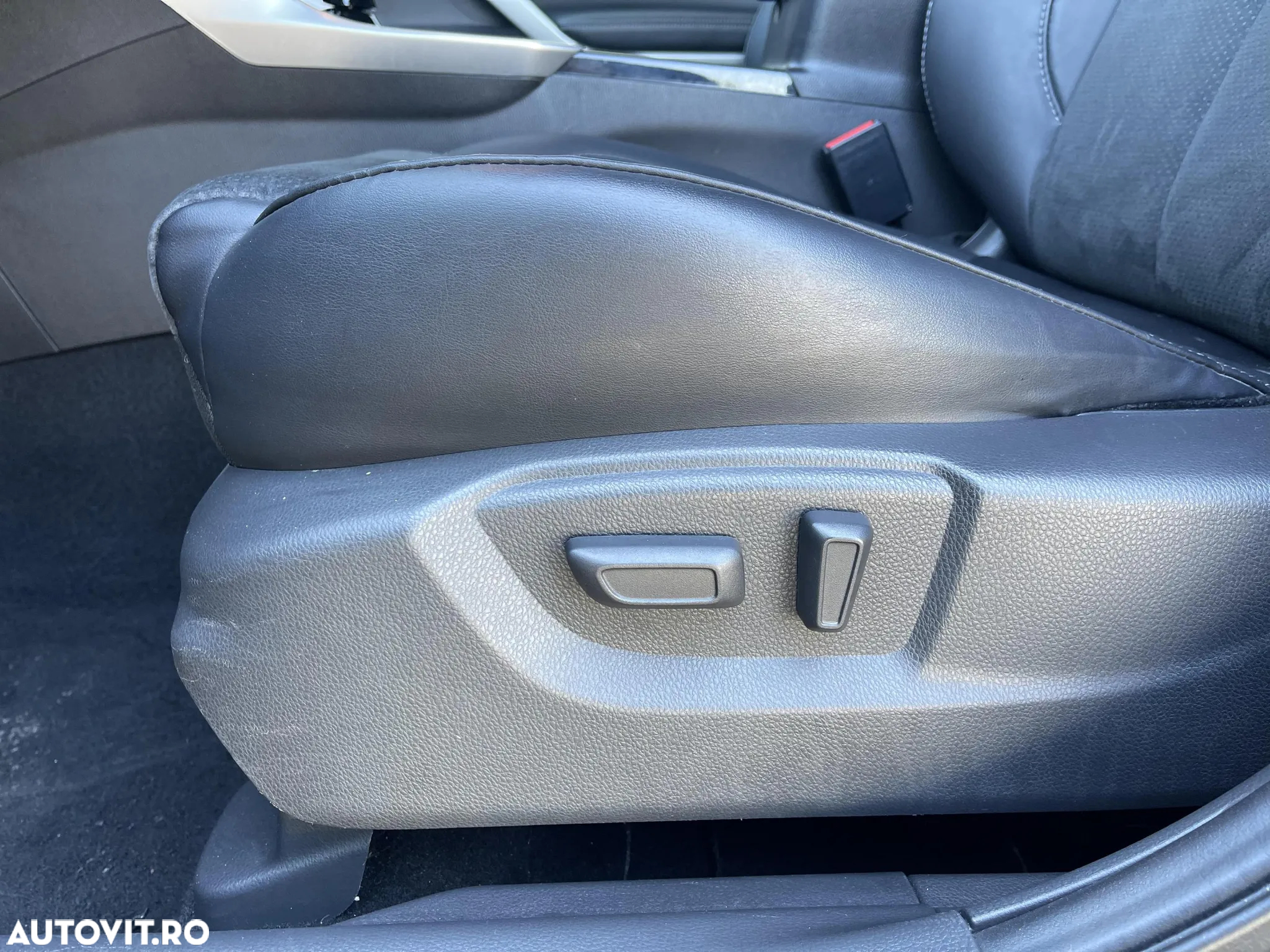Mitsubishi Eclipse-Cross - 12