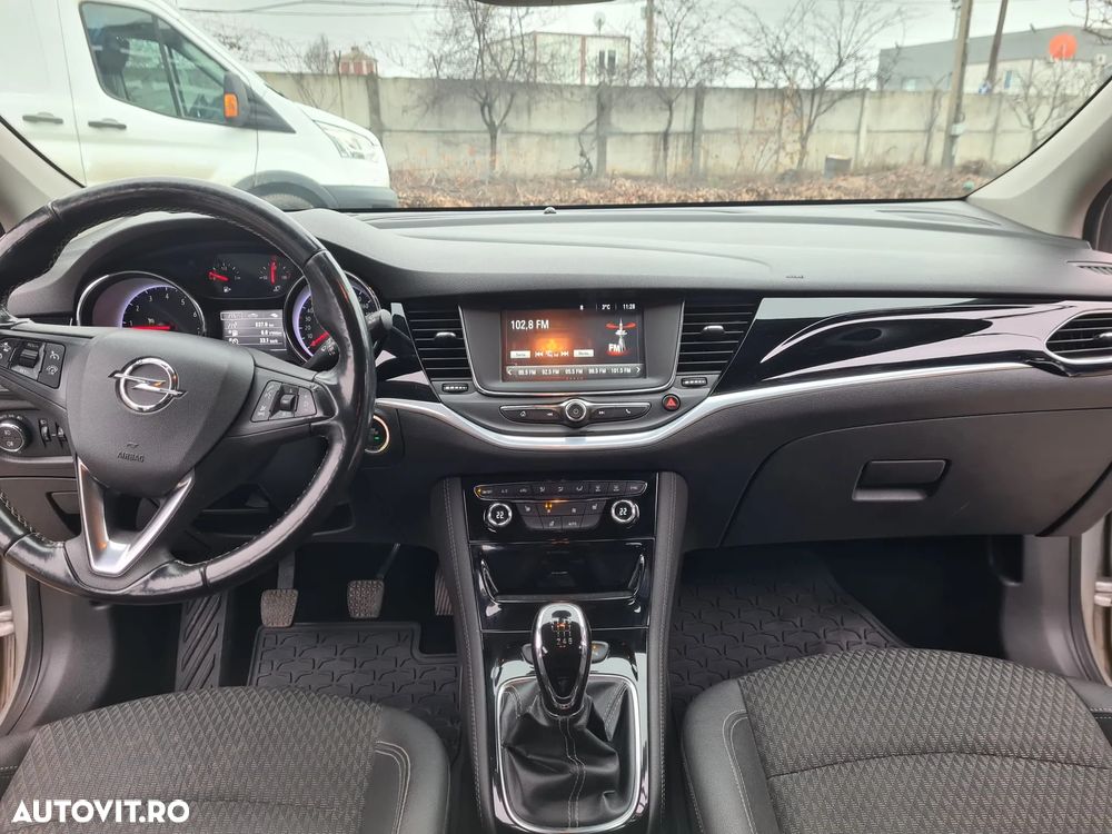 Opel Astra Sport Tourer Turbo 1.4 ECOTEC Dynamic - 17