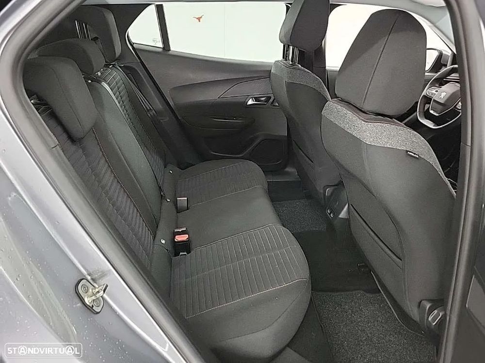 Peugeot e-2008 50 kWh Active Pack - 11