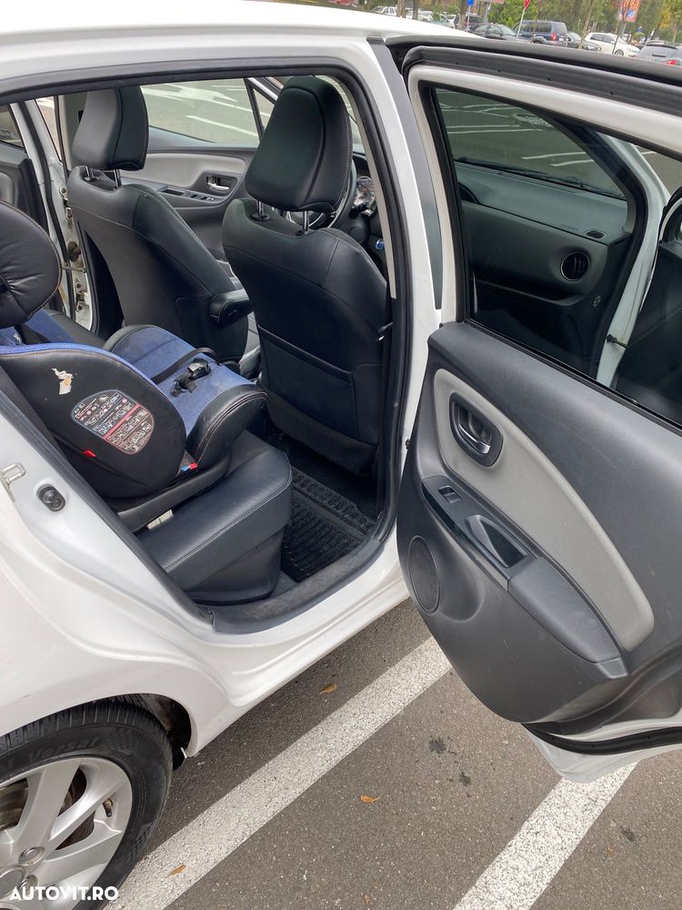 TOYOTA Yaris 2015 — imagine 13