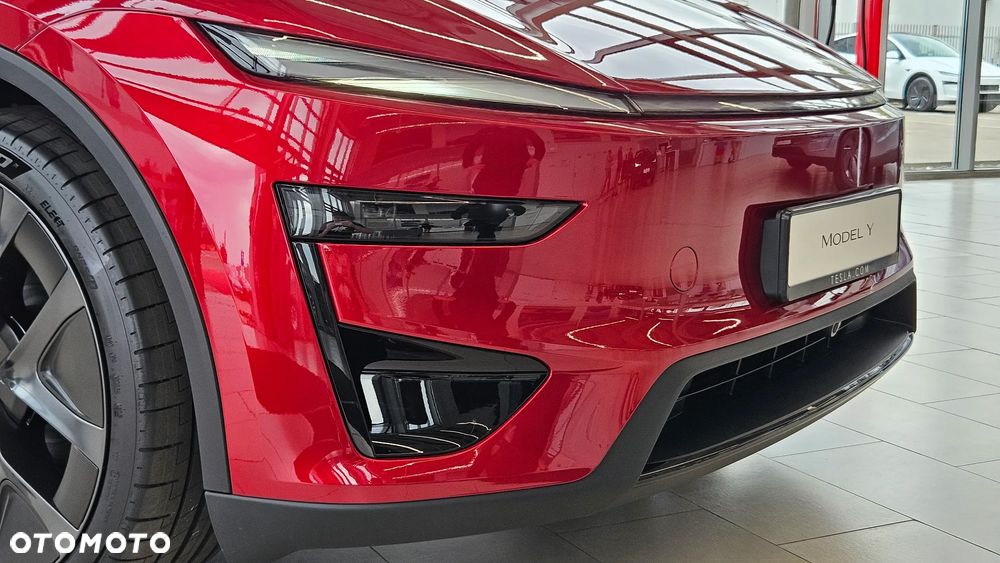 Tesla Model Y - 7