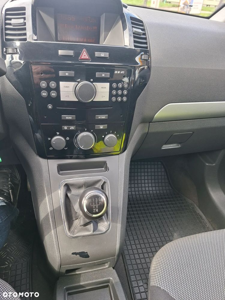 Opel Zafira - 15